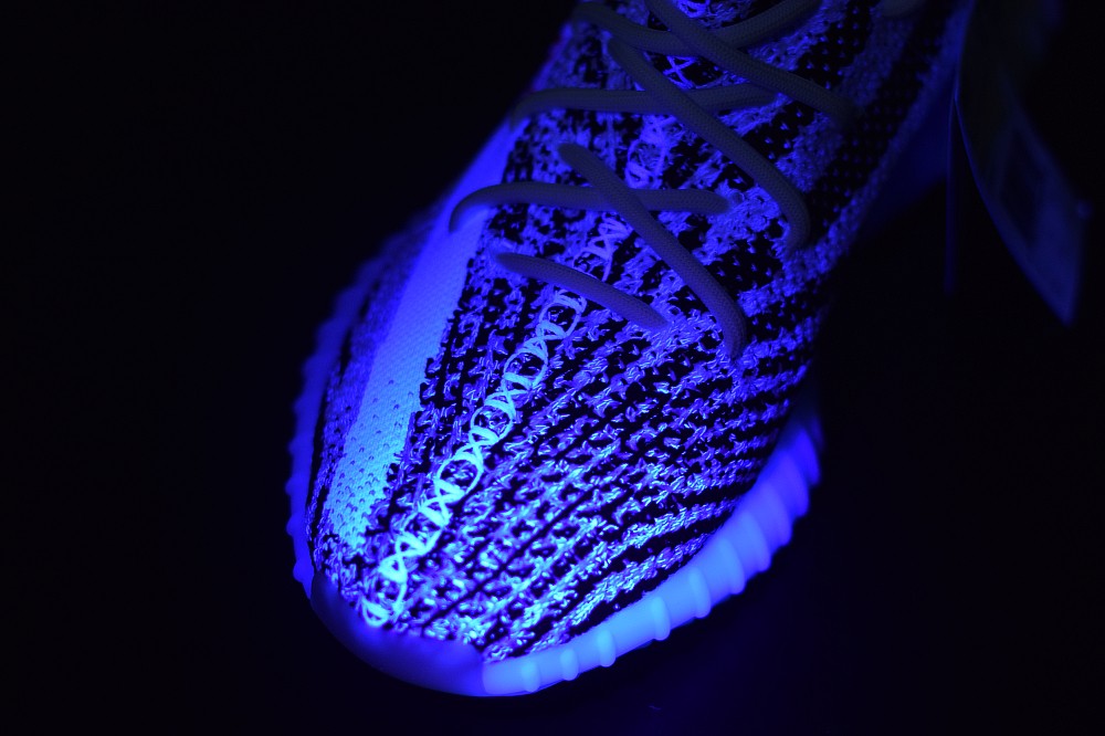 Yeezy Boost 350 V2 Zebra Yeezy Boost 350 V2 Zebra
