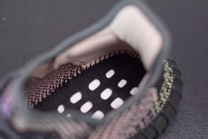 Yeezy Boost 350 V2 Yecheil (Non-Reflective) Yeezy Boost 350 V2 Yecheil (Non-Reflective)