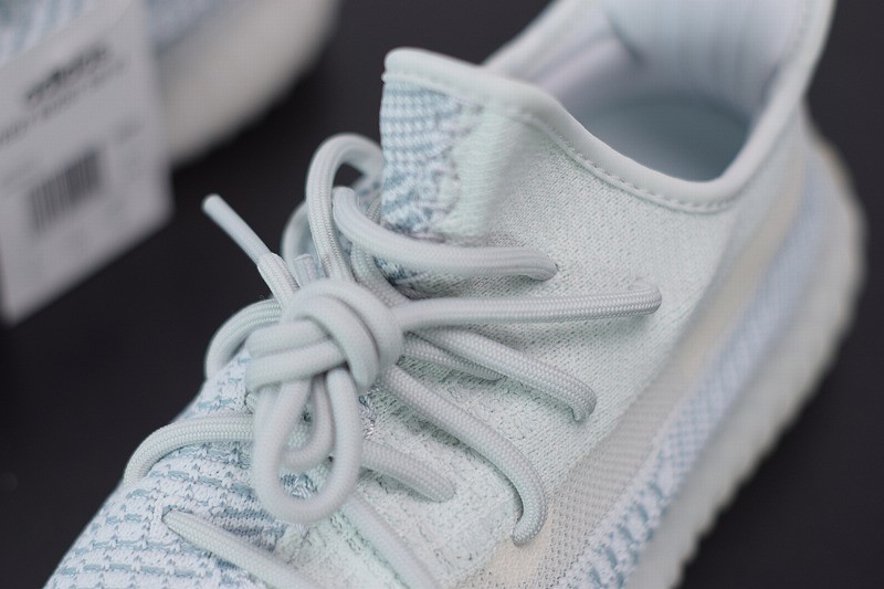 Yeezy Boost 350 V2 Clud White (Non-Reflective) Yeezy Boost 350 V2 Clud White (Non-Reflective)
