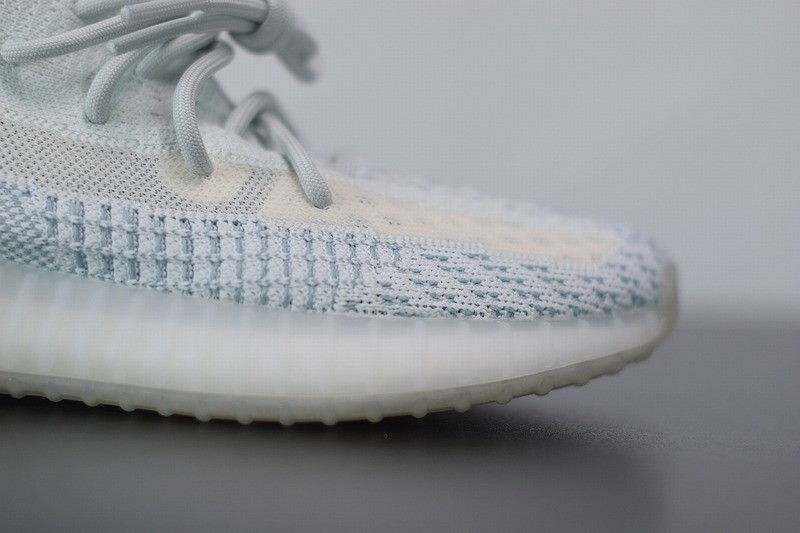 Yeezy Boost 350 V2 Clud White (Non-Reflective) Yeezy Boost 350 V2 Clud White (Non-Reflective)
