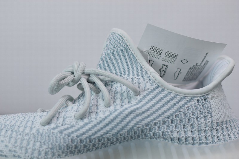 Yeezy Boost 350 V2 Clud White (Non-Reflective) Yeezy Boost 350 V2 Clud White (Non-Reflective)
