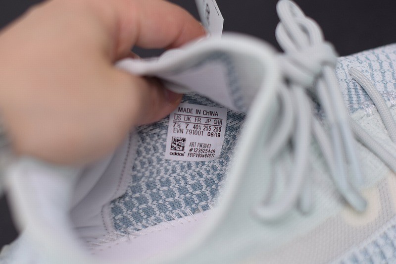 Yeezy Boost 350 V2 Clud White (Non-Reflective) Yeezy Boost 350 V2 Clud White (Non-Reflective)