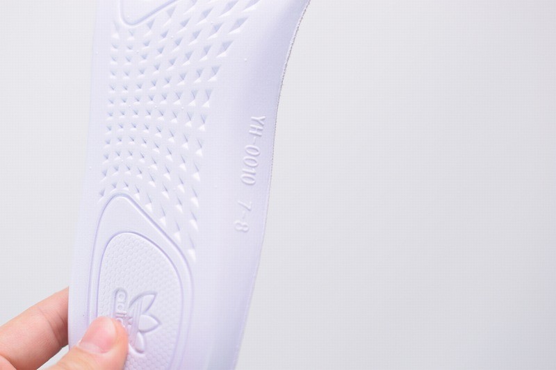 Yeezy Boost 350 V2 Tail Light Yeezy Boost 350 V2 Tail Light