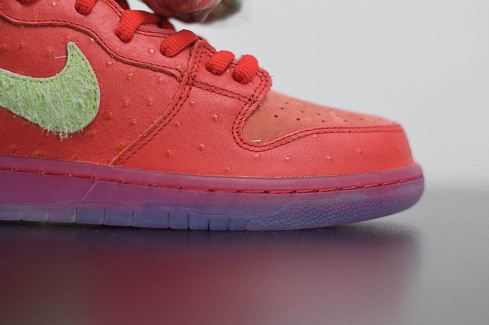 Nike SB Dunk High Strawberry Coungh Nike SB Dunk High Strawberry Coungh