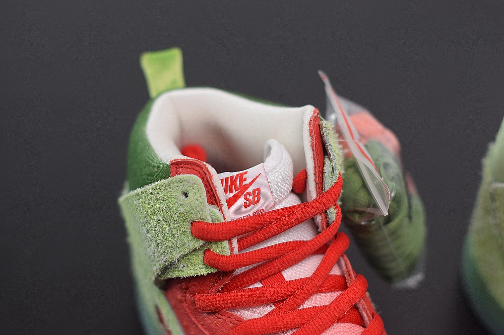 Nike SB Dunk High Strawberry Coungh Nike SB Dunk High Strawberry Coungh