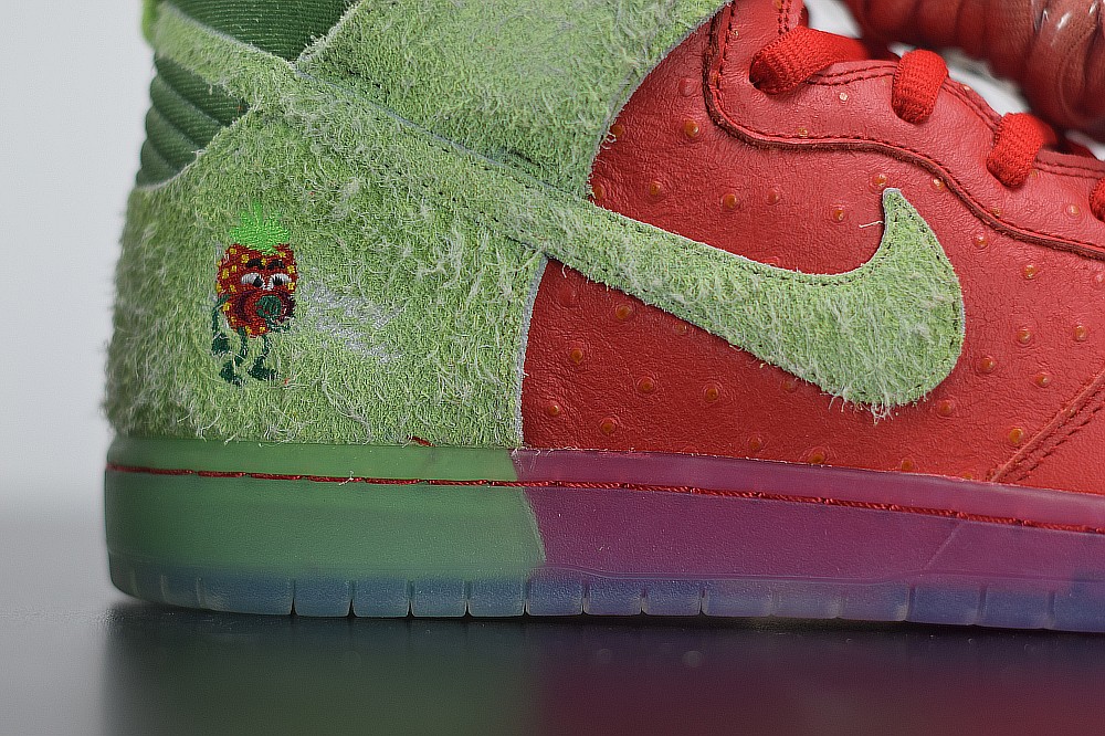 Nike SB Dunk High Strawberry Coungh Nike SB Dunk High Strawberry Coungh