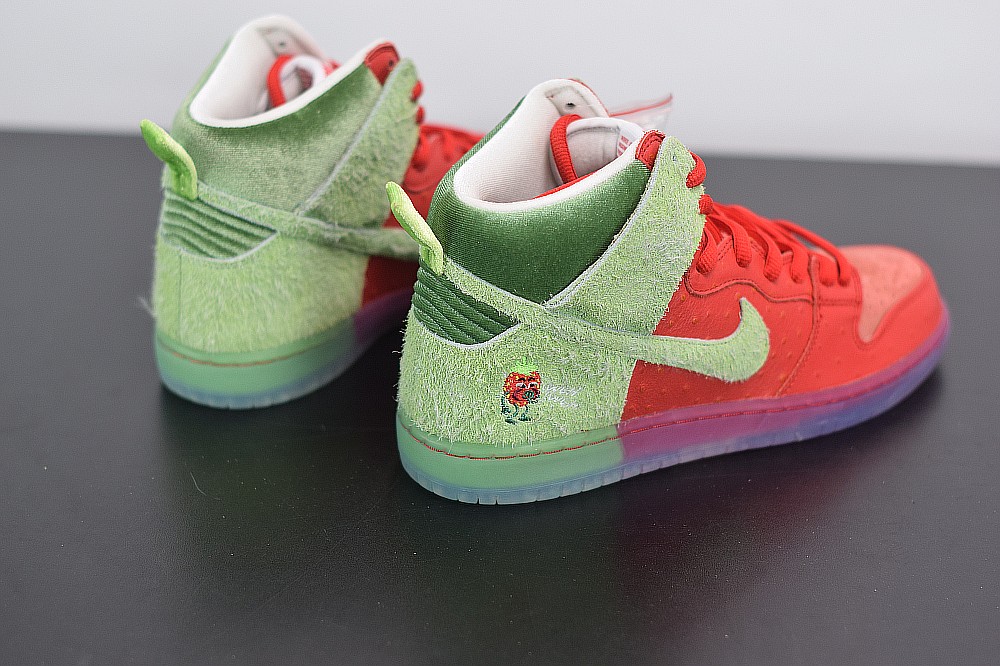 Nike SB Dunk High Strawberry Coungh Nike SB Dunk High Strawberry Coungh
