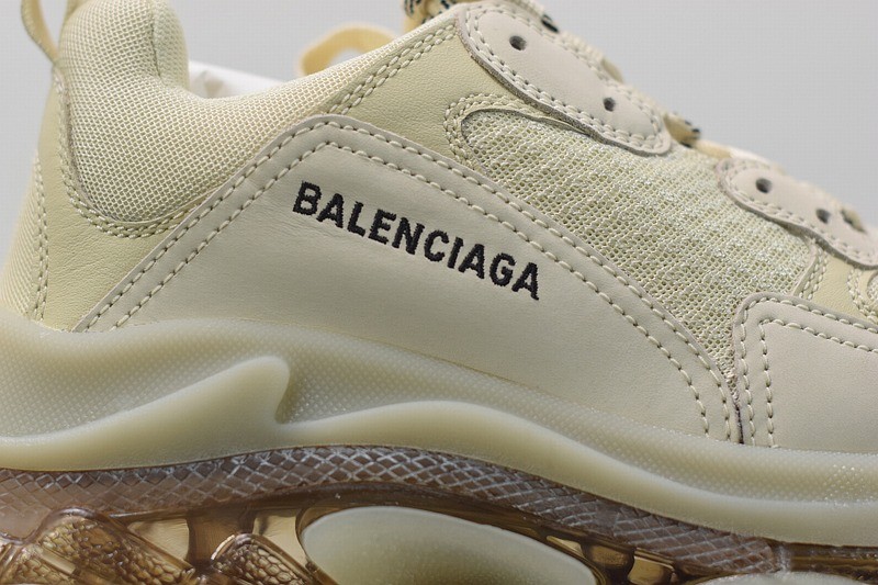 Balenciaga Triple S Off-White Balenciaga Triple S Off-White