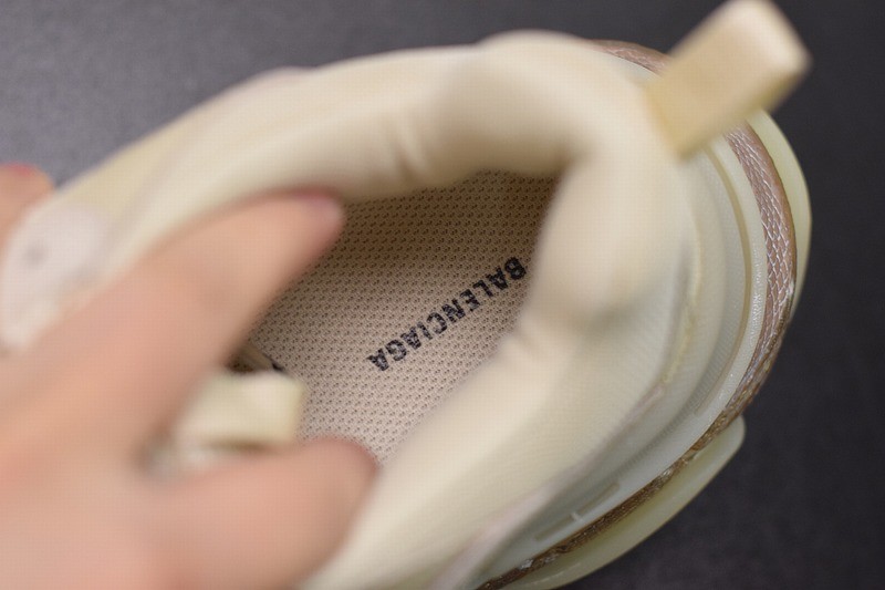 Balenciaga Triple S Off-White Balenciaga Triple S Off-White