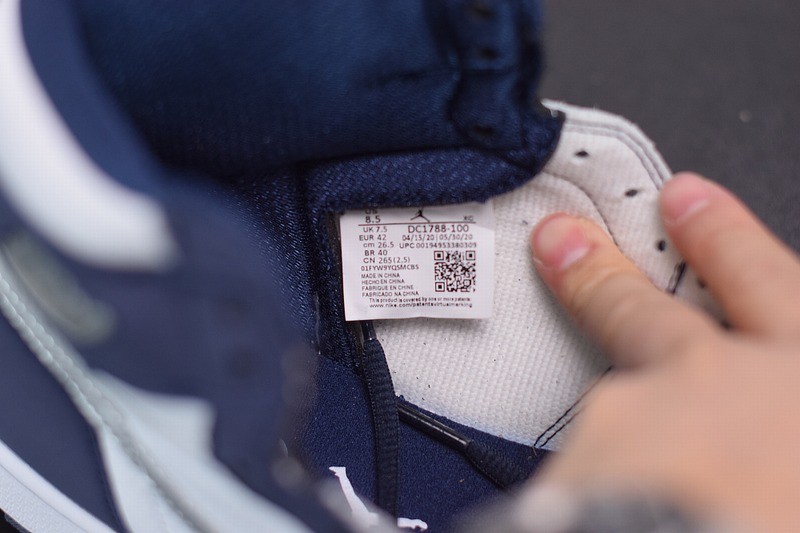 Jordan 1 Retro High Midnight Navy Jordan 1 Retro High Midnight Navy