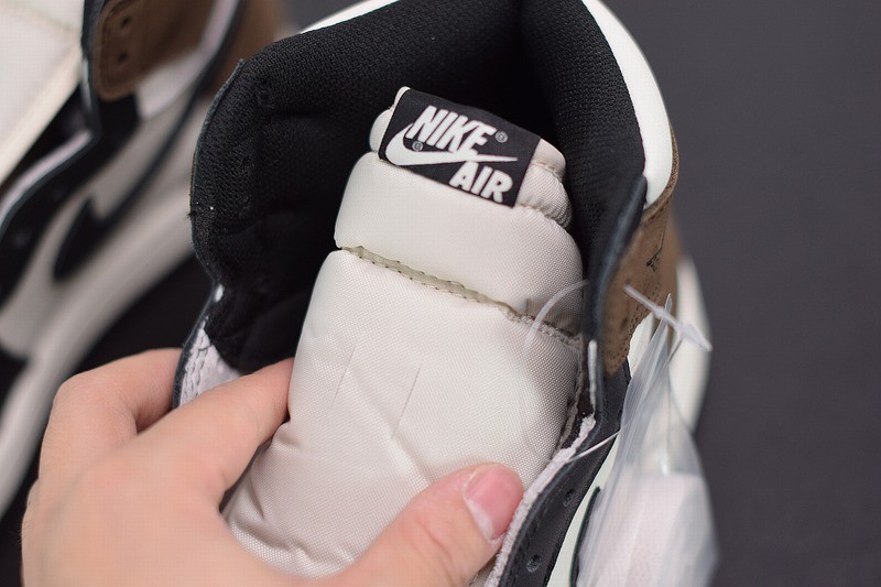Jordan 1 Retro High Dark Mocha Jordan 1 Retro High Dark Mocha