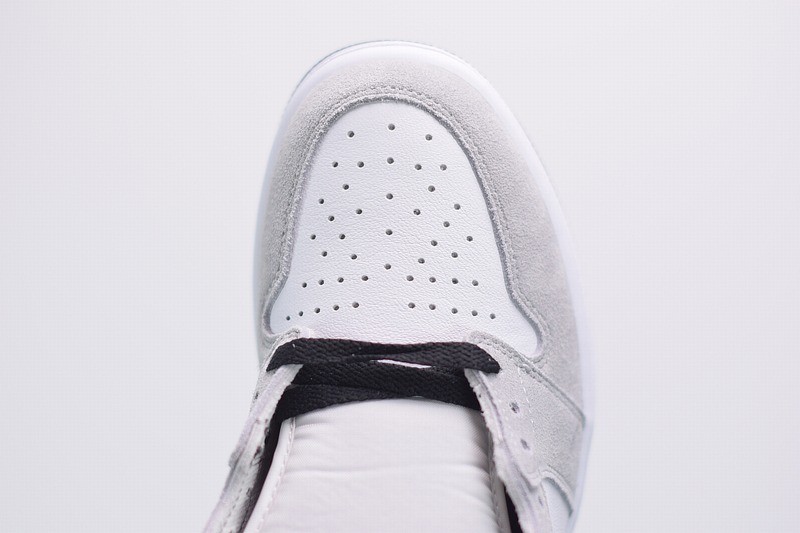 Jordan 1 Retro High Light Smoke Grey Jordan 1 Retro High Light Smoke Grey