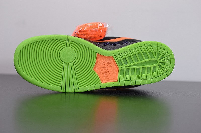 Nike SB Dunk Low Night of Mischief Halloween Nike SB Dunk Low Night of Mischief Halloween