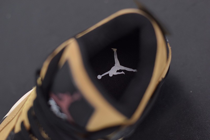 Jordan 4 Retro Fossil Jordan 4 Retro Fossil
