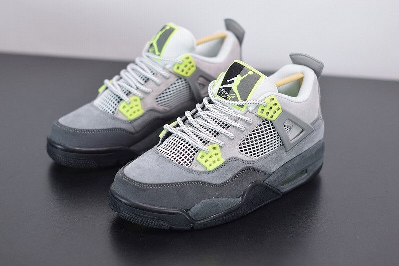 Jordan 4 Retro SE 95 Neon Jordan 4 Retro SE 95 Neon
