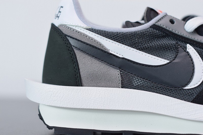 Nike LD Waffle sacai Black Nike LD Waffle sacai Black