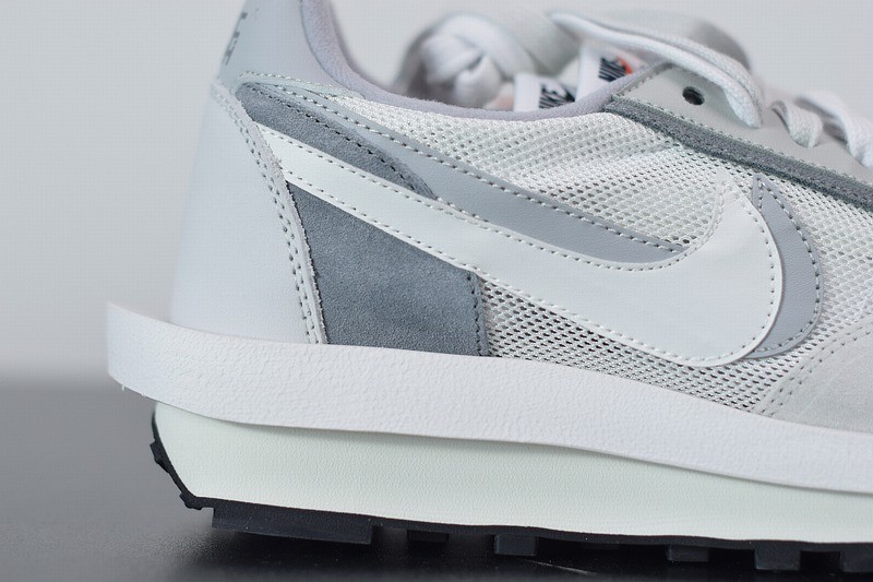 Nike LD Waffle sacai Summit White Nike LD Waffle sacai Summit White
