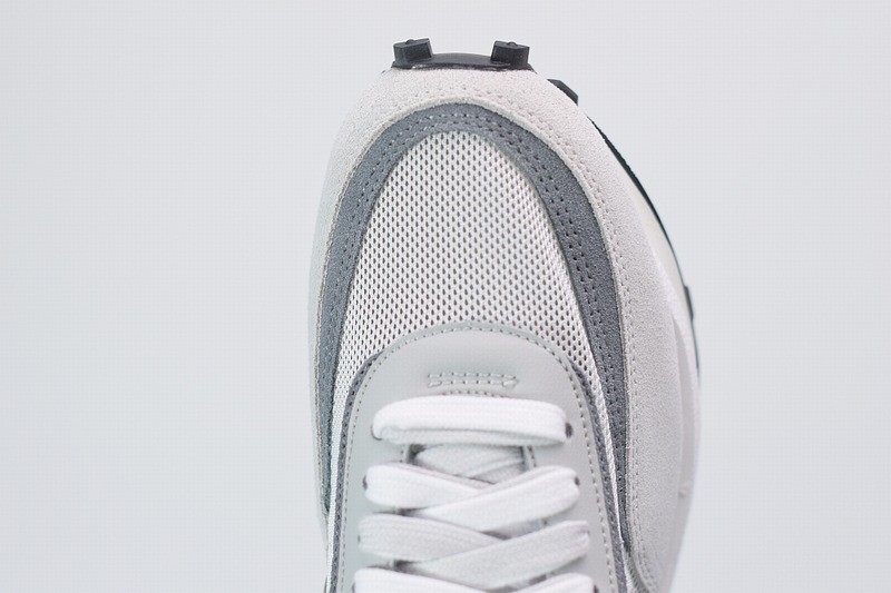 Nike LD Waffle sacai Summit White Nike LD Waffle sacai Summit White