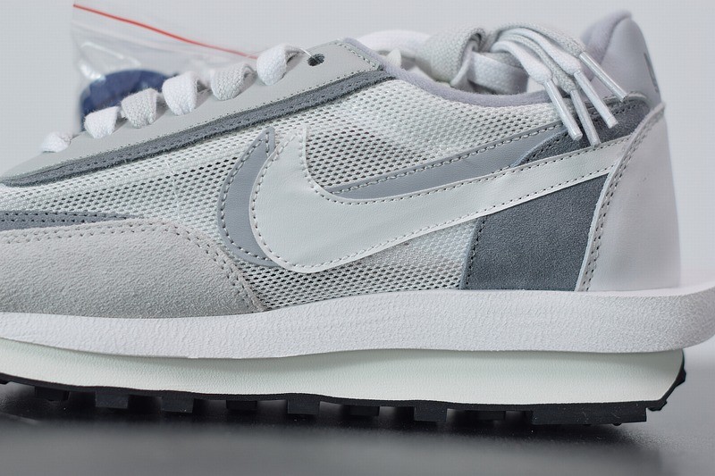 Nike LD Waffle sacai Summit White Nike LD Waffle sacai Summit White