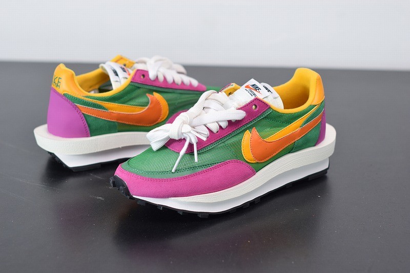 Nike LD Waffle sacai Pine Green Nike LD Waffle sacai Pine Green