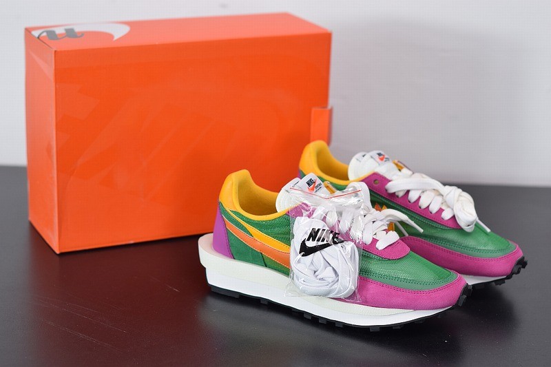 Nike LD Waffle sacai Pine Green Nike LD Waffle sacai Pine Green