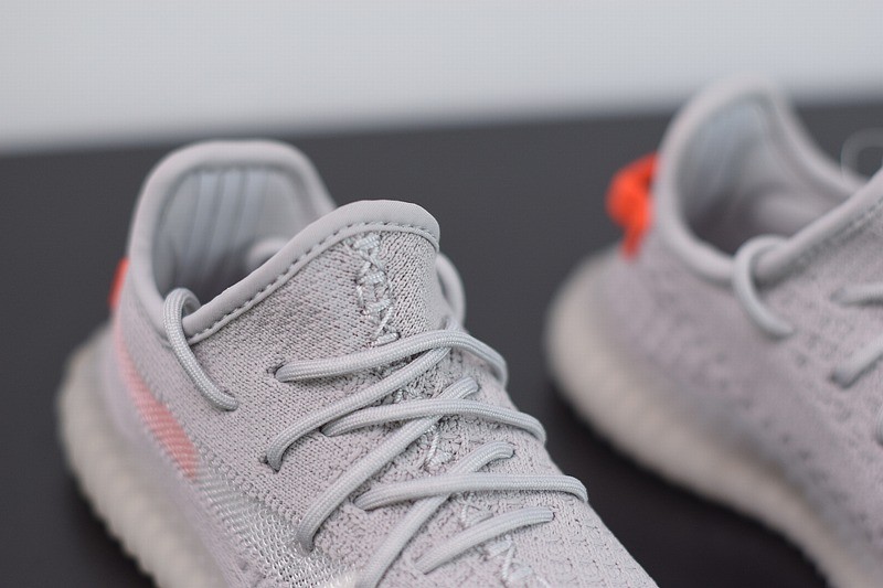 Kids Yeezy Boost 350 V2 Tail Light Kids Yeezy Boost 350 V2 Tail Light