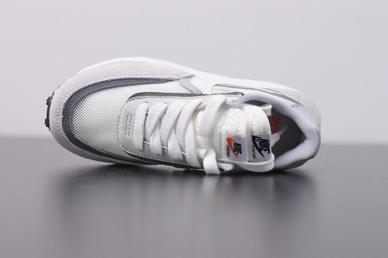 Kids Nike LD Waffle sacai Summit White Kids Nike LD Waffle sacai Summit White