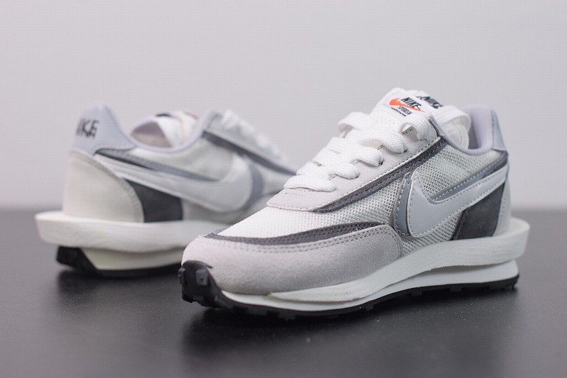 Kids Nike LD Waffle sacai Summit White Kids Nike LD Waffle sacai Summit White