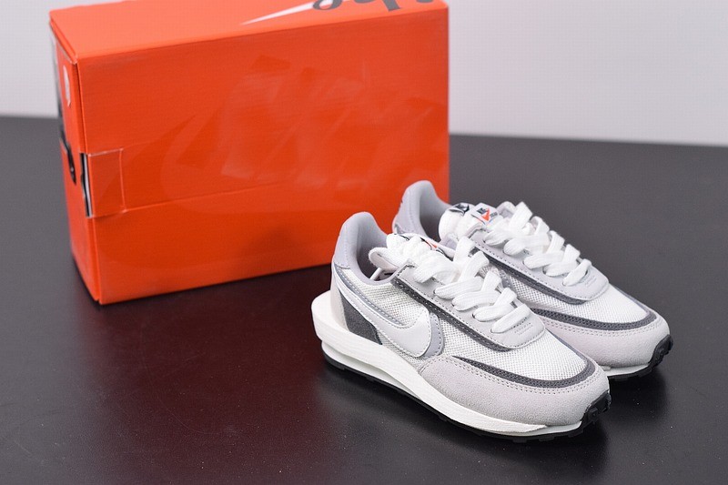 Kids Nike LD Waffle sacai Summit White Kids Nike LD Waffle sacai Summit White