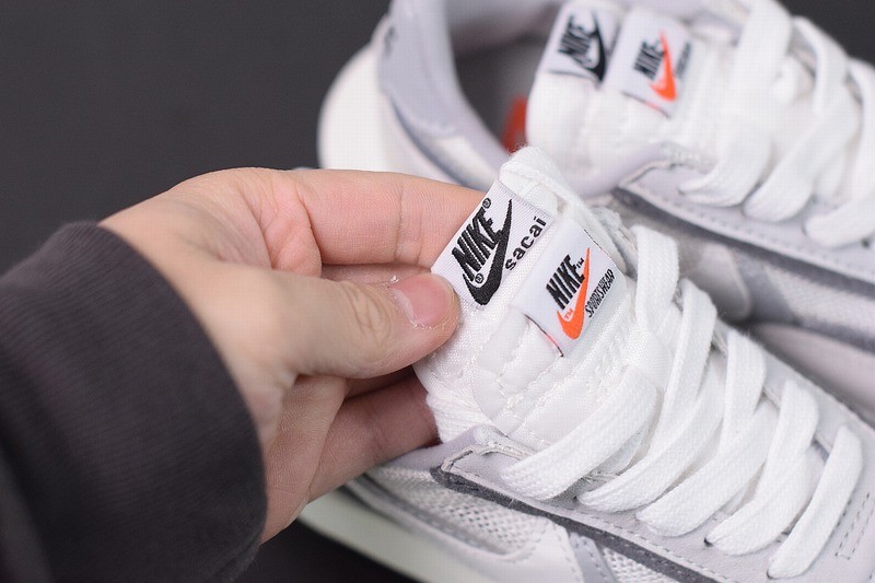 Kids Nike LD Waffle sacai Summit White Kids Nike LD Waffle sacai Summit White