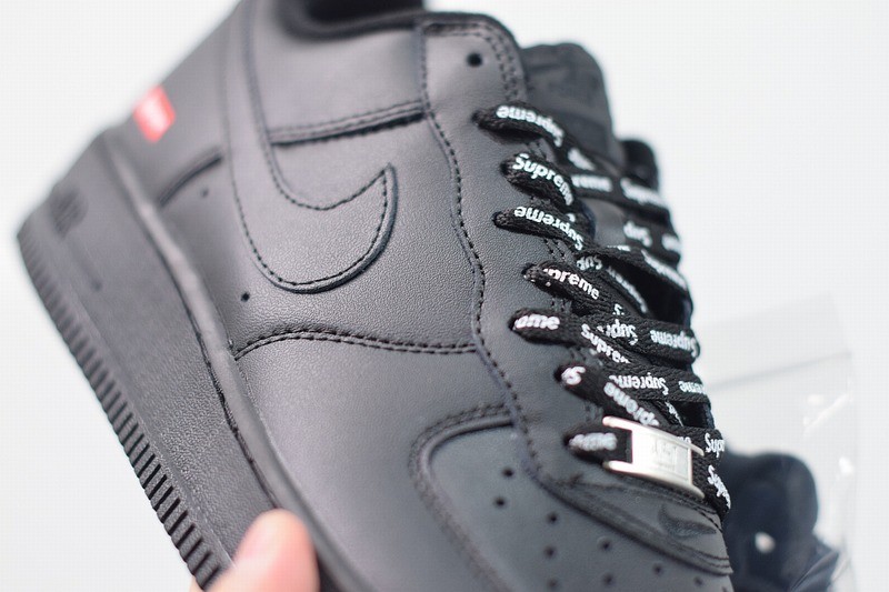 Nike Air Force 1 Low Supreme Black Nike Air Force 1 Low Supreme Black