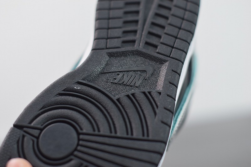 Nike SB Dunk Low Diamond Supply Co Black Diamond Nike SB Dunk Low Diamond Supply Co Black Diamond