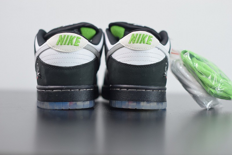 Nike SB Dunk Low Staple Panda Pigeon Nike SB Dunk Low Staple Panda Pigeon