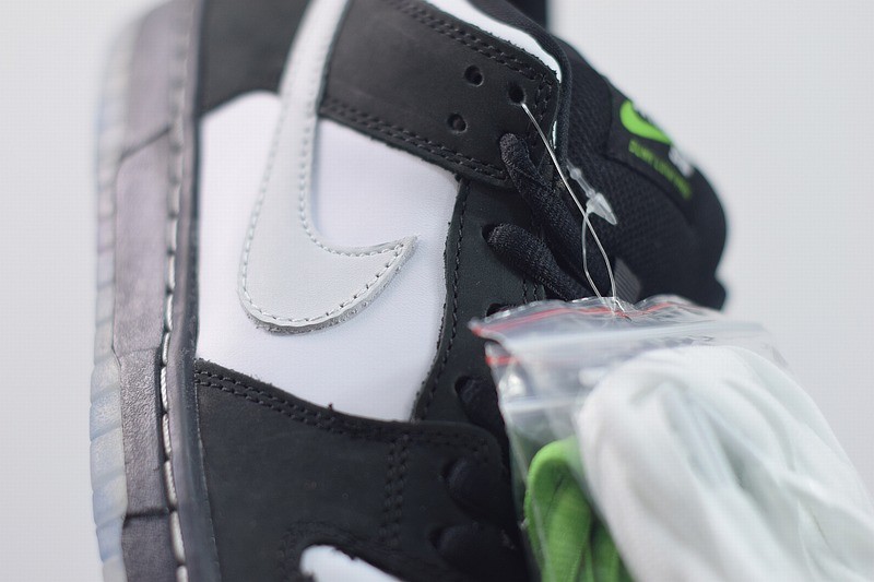 Nike SB Dunk Low Staple Panda Pigeon Nike SB Dunk Low Staple Panda Pigeon