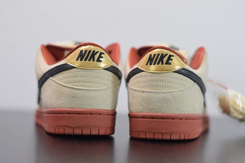 Nike SB Dunk Low Pro Hennessy Nike SB Dunk Low Pro Hennessy