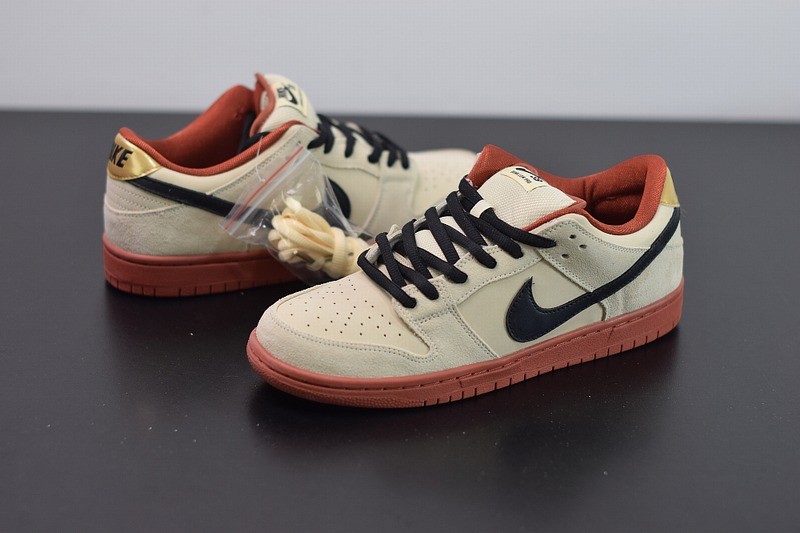 Nike SB Dunk Low Pro Hennessy Nike SB Dunk Low Pro Hennessy