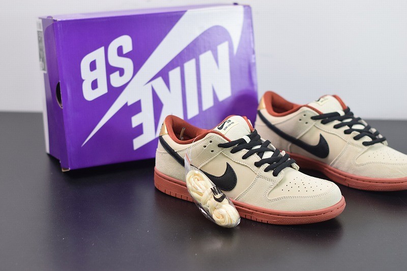 Nike SB Dunk Low Pro Hennessy Nike SB Dunk Low Pro Hennessy