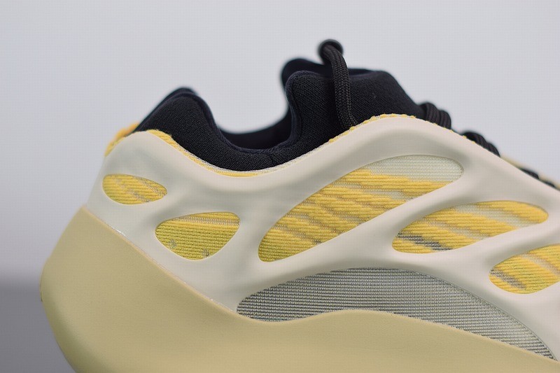 Yeezy 700 V3 Srphym Yeezy 700 V3 Srphym