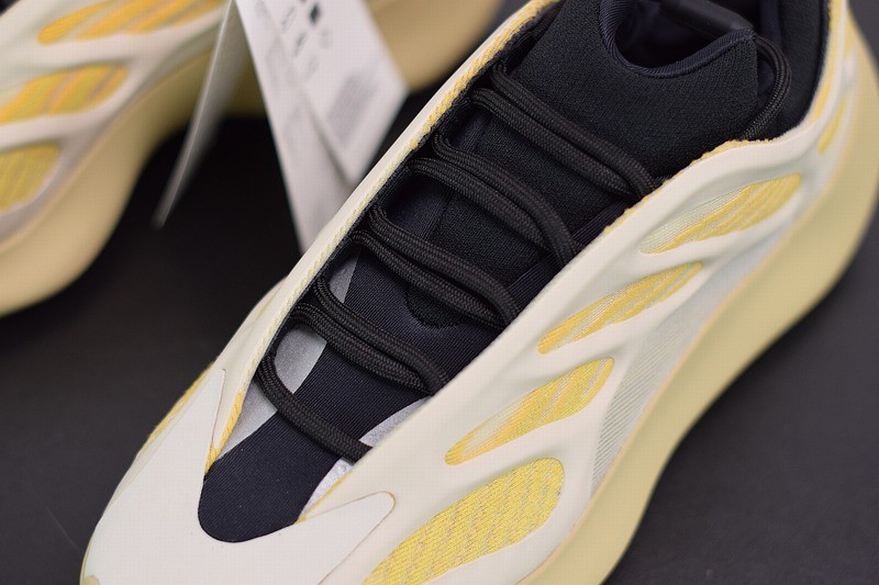 Yeezy 700 V3 Srphym Yeezy 700 V3 Srphym