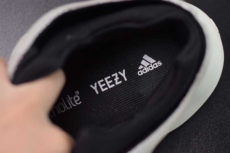 Yeezy 700 V3 Beige/Ltgy/Black