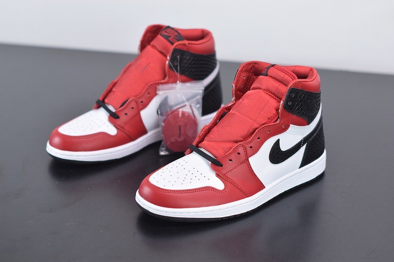 Jordan 1 Retro High Satin Snake Chicago Jordan 1 Retro High Satin Snake Chicago