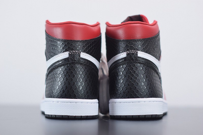 Jordan 1 Retro High Satin Snake Chicago Jordan 1 Retro High Satin Snake Chicago