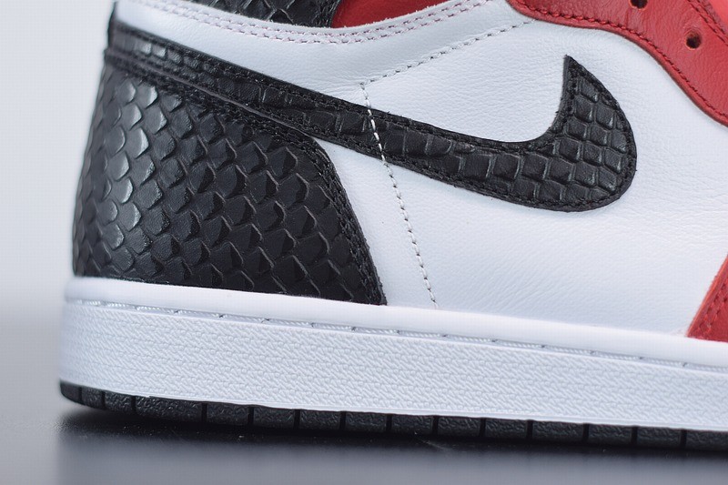 Jordan 1 Retro High Satin Snake Chicago Jordan 1 Retro High Satin Snake Chicago