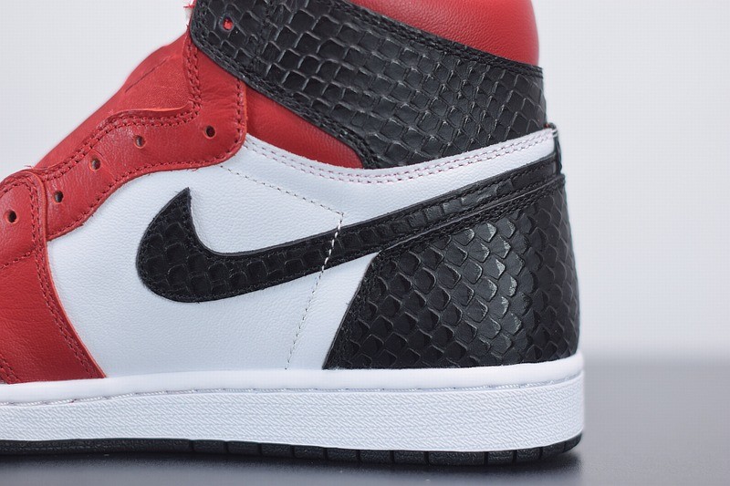 Jordan 1 Retro High Satin Snake Chicago Jordan 1 Retro High Satin Snake Chicago