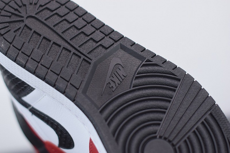 Jordan 1 Retro High Satin Snake Chicago Jordan 1 Retro High Satin Snake Chicago