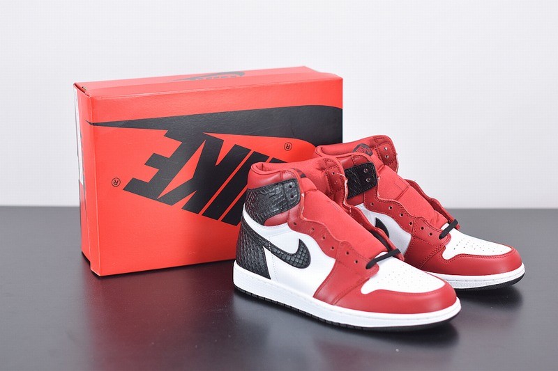 Jordan 1 Retro High Satin Snake Chicago Jordan 1 Retro High Satin Snake Chicago