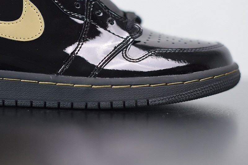 Jordan 1 Retro High Black/Metallic Gold Jordan 1 Retro High Black/Metallic Gold