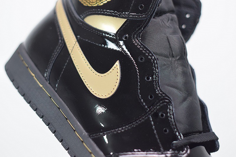 Jordan 1 Retro High Black/Metallic Gold Jordan 1 Retro High Black/Metallic Gold
