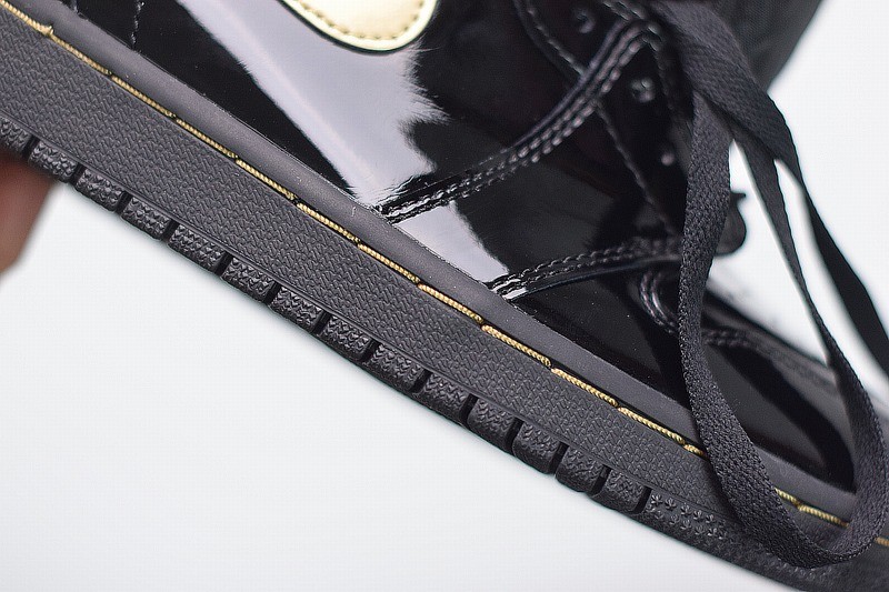 Jordan 1 Retro High Black/Metallic Gold Jordan 1 Retro High Black/Metallic Gold