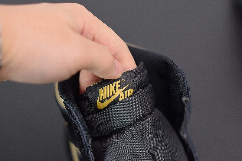 Jordan 1 Retro High Black/Metallic Gold Jordan 1 Retro High Black/Metallic Gold